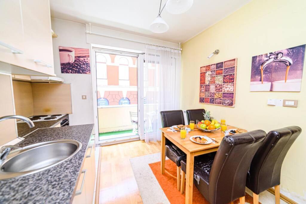 Cute And Cozy Studio With Cathedral View-Excellent Location 사라예보 외부 사진