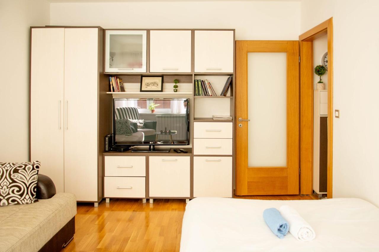 Cute And Cozy Studio With Cathedral View-Excellent Location 사라예보 외부 사진